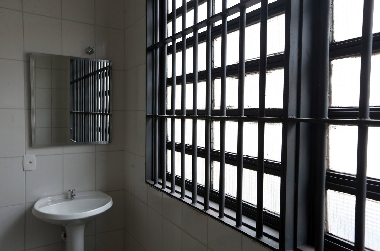 Crise climática agrava violações de direitos humanos em presídios brasileiros