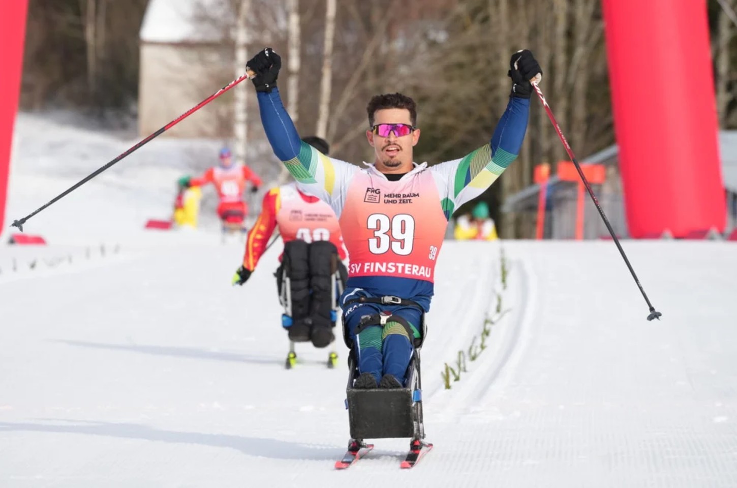 Cristian Ribera conquista ouro na Copa do Mundo de esqui cross-country