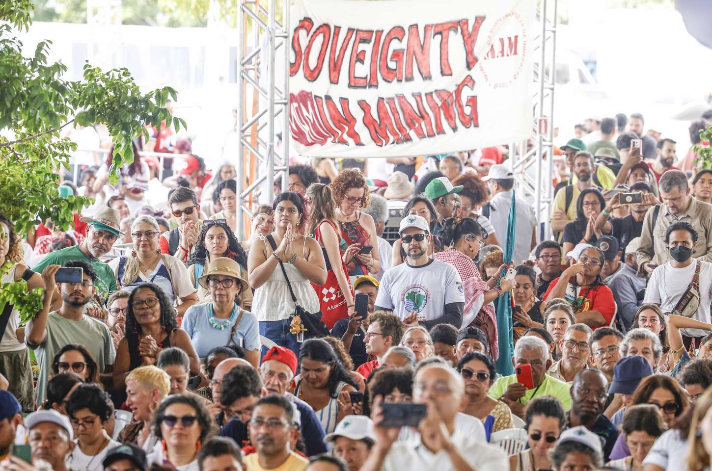 Cúpula dos Povos encerra em Belém com críticas a falsas soluções climáticas