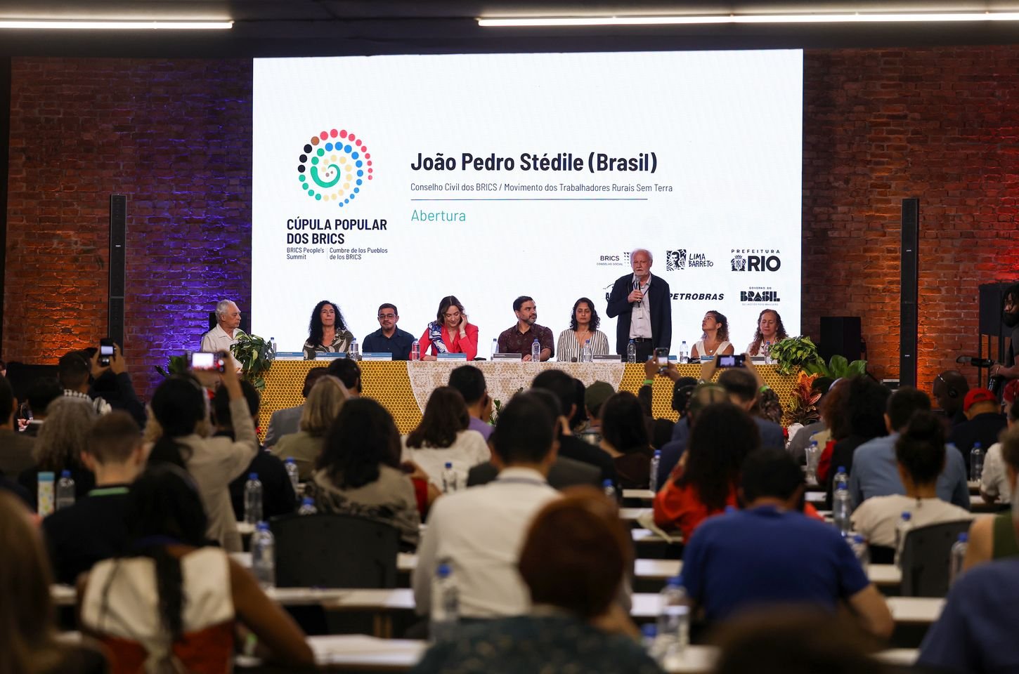 Cúpula popular do Brics começa no Rio com foco na sociedade civil