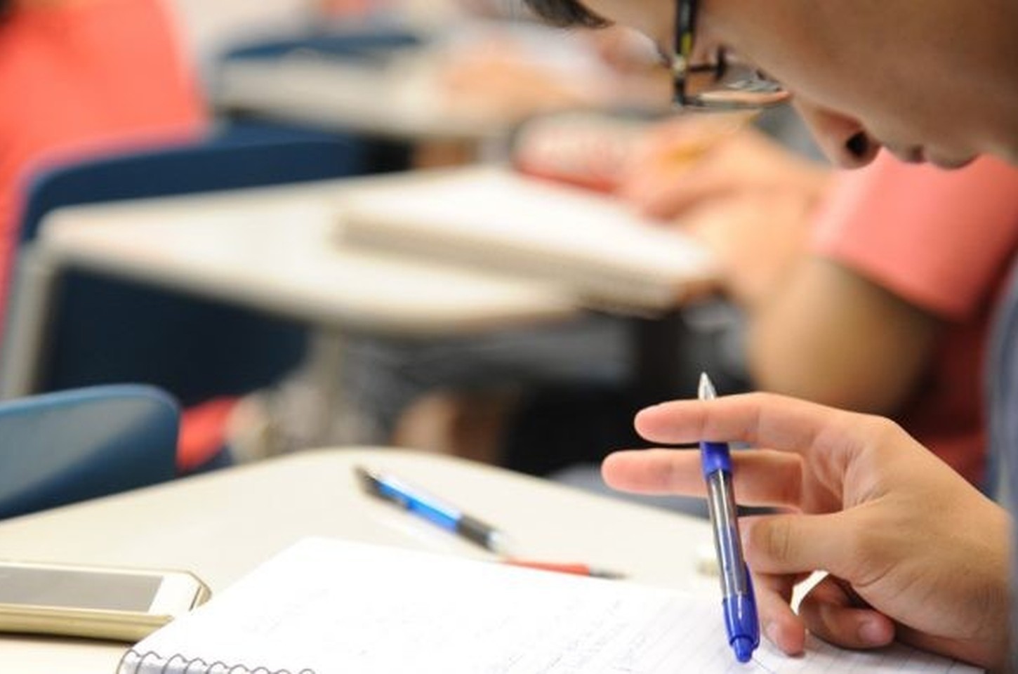 Cursinhos populares da USP abrem inscrições para turmas de 2026