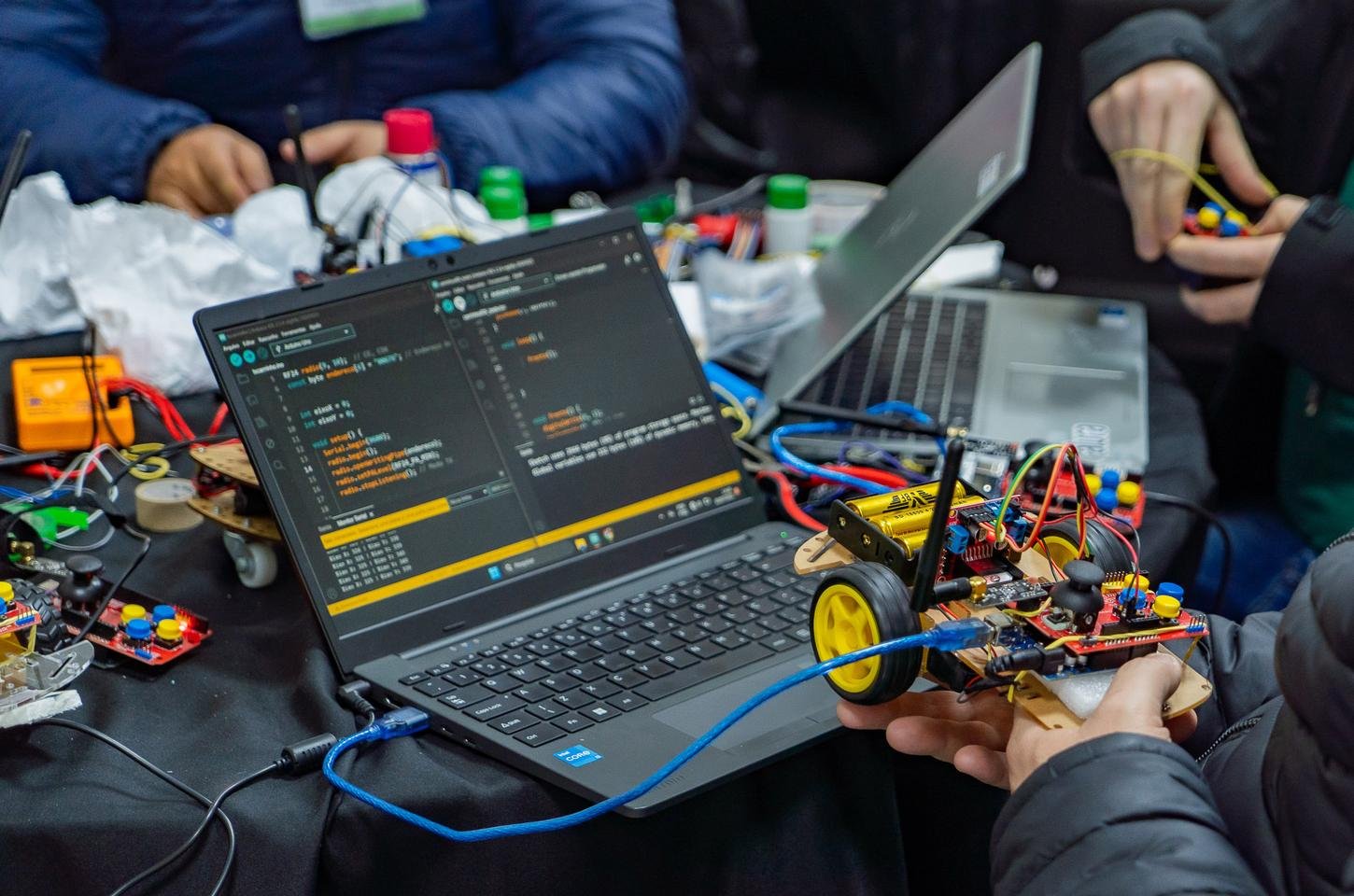 Cursos técnicos batem recorde de matrículas na rede estadual do Paraná