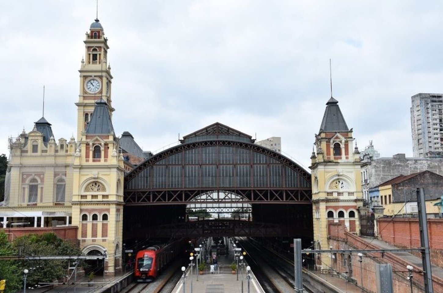 Dança 'ELO' transforma Estação da Luz em palco urbano neste sábado