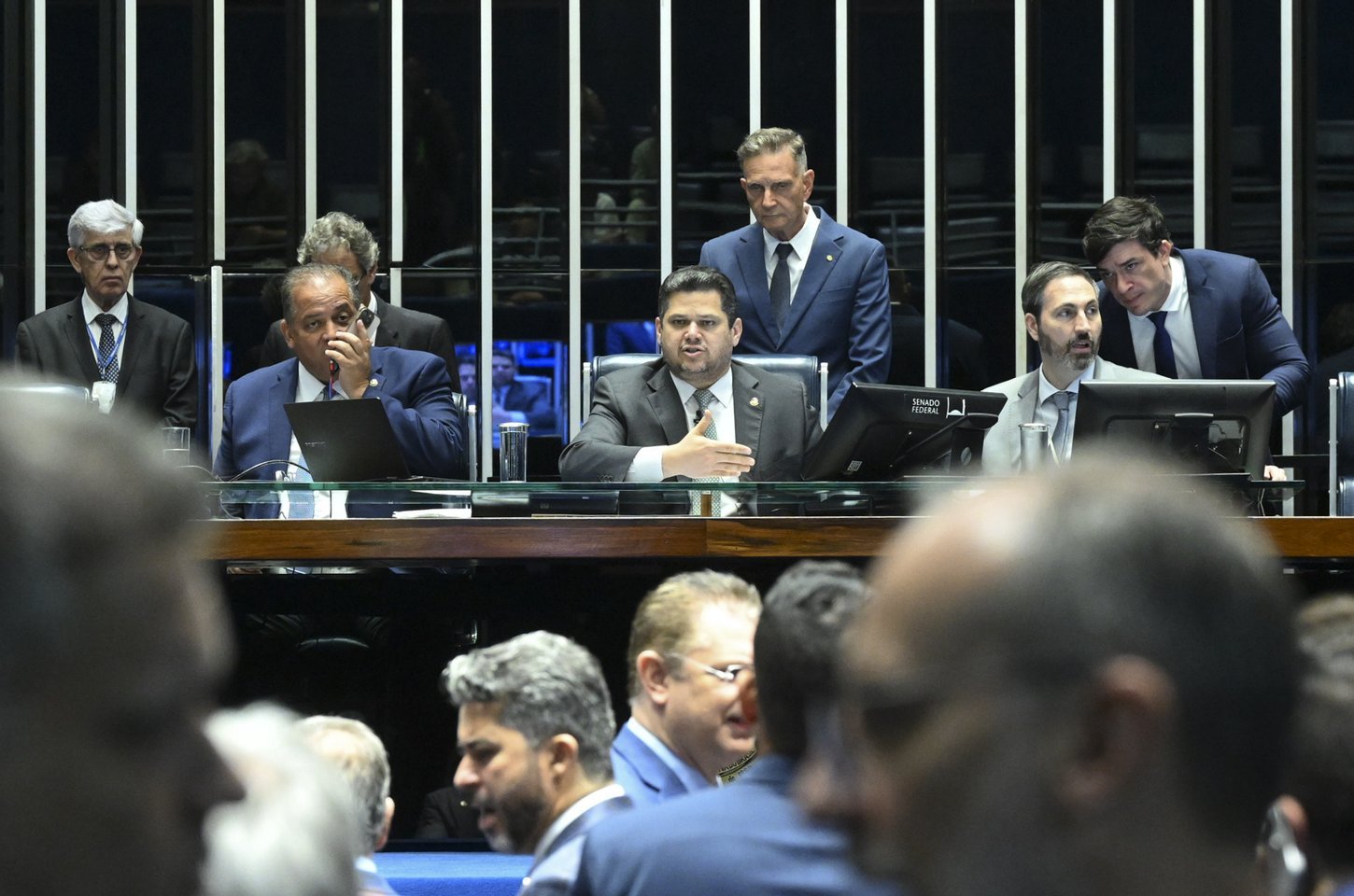 Davi Alcolumbre promulga Lei da Dosimetria e reduz penas de condenados do 8/1