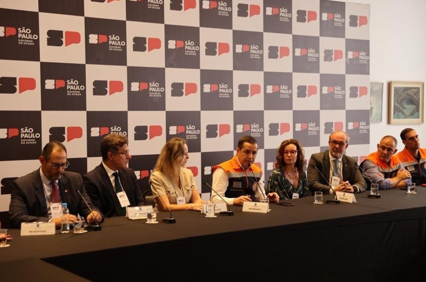 Defesa Civil de SP apresenta estrutura a novos promotores do MP