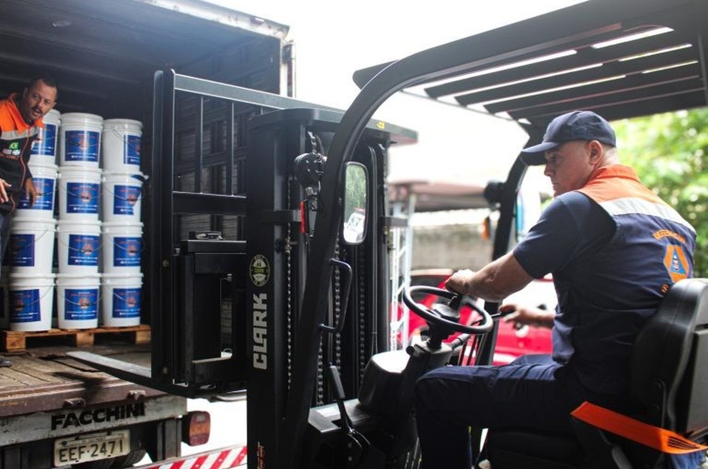 Defesa Civil e Fundo Social de SP enviam ajuda a cidades atingidas por chuvas