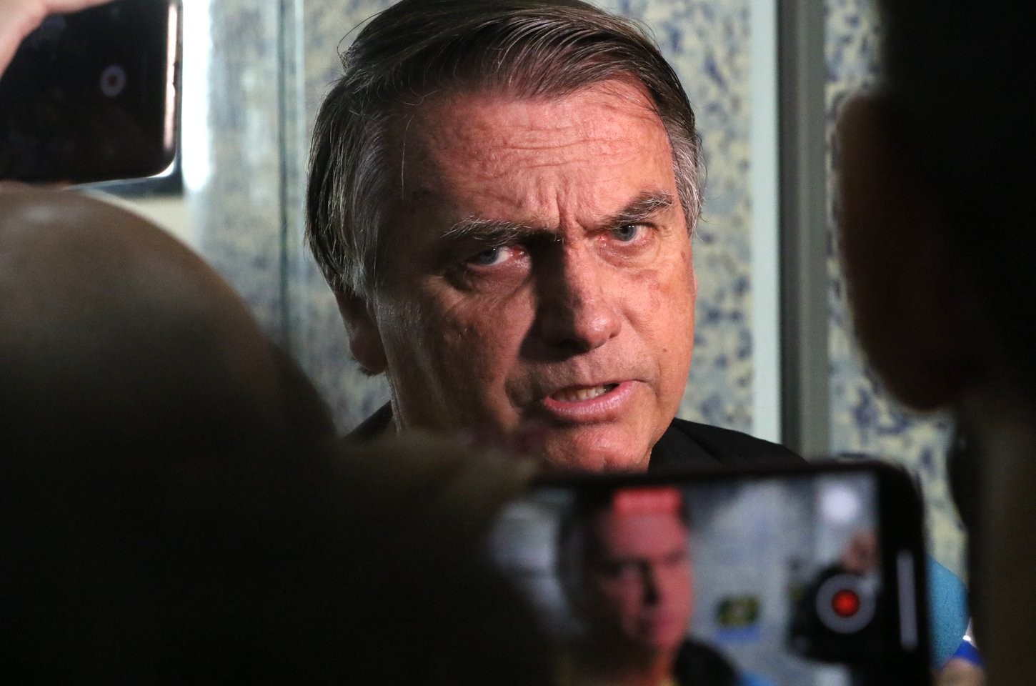 Defesa de Bolsonaro nega conhecimento prévio sobre vídeo de Eduardo