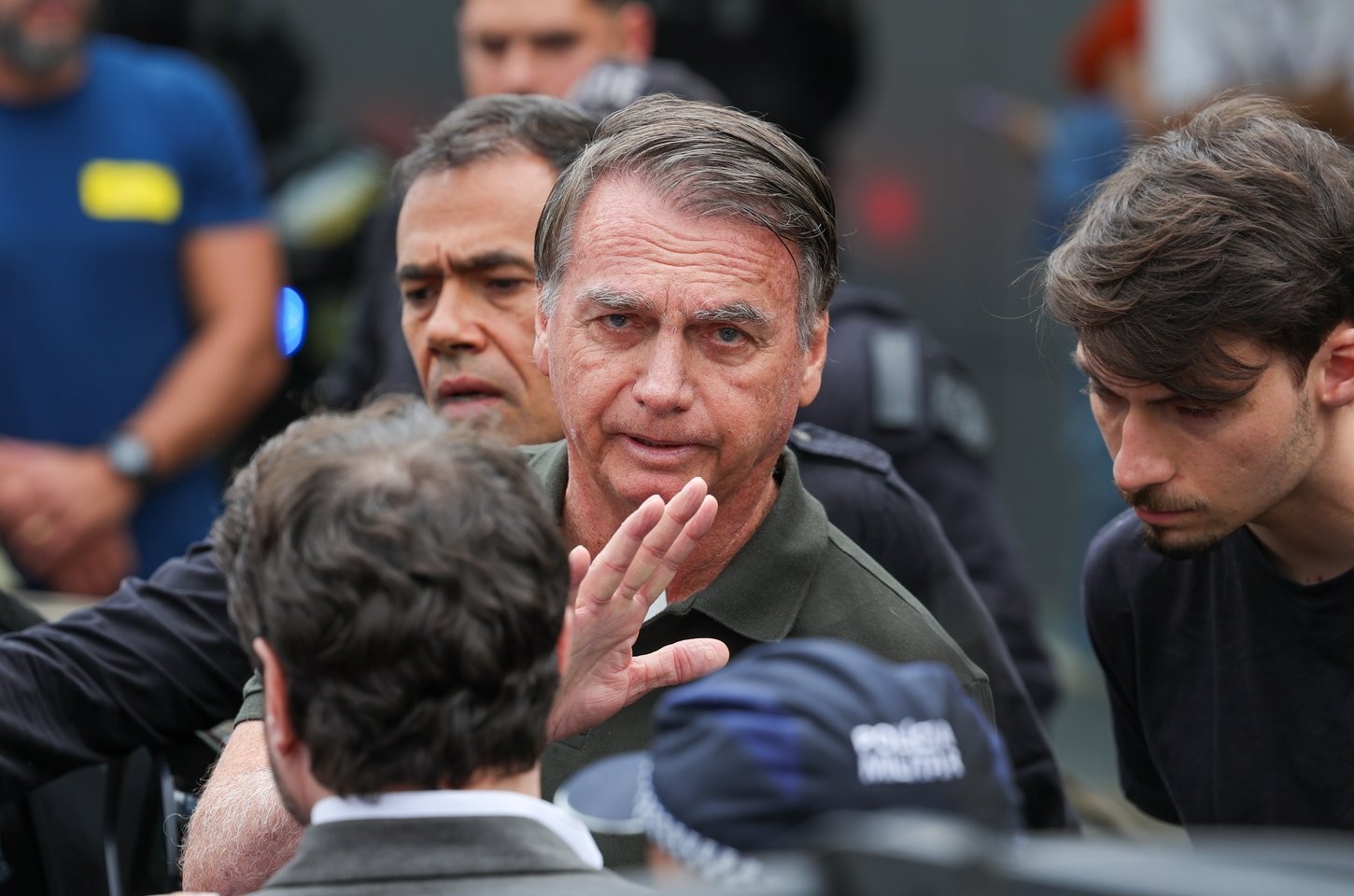 Defesa de Bolsonaro pede prisão domiciliar ao STF por motivos de saúde