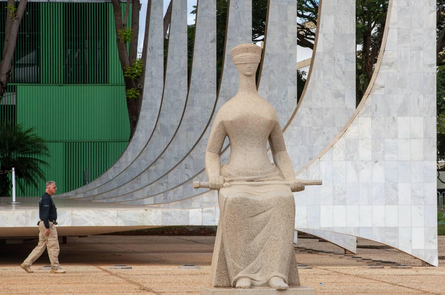 Defesa de Bolsonaro volta a pedir prisão domiciliar ao STF por motivos de saúde