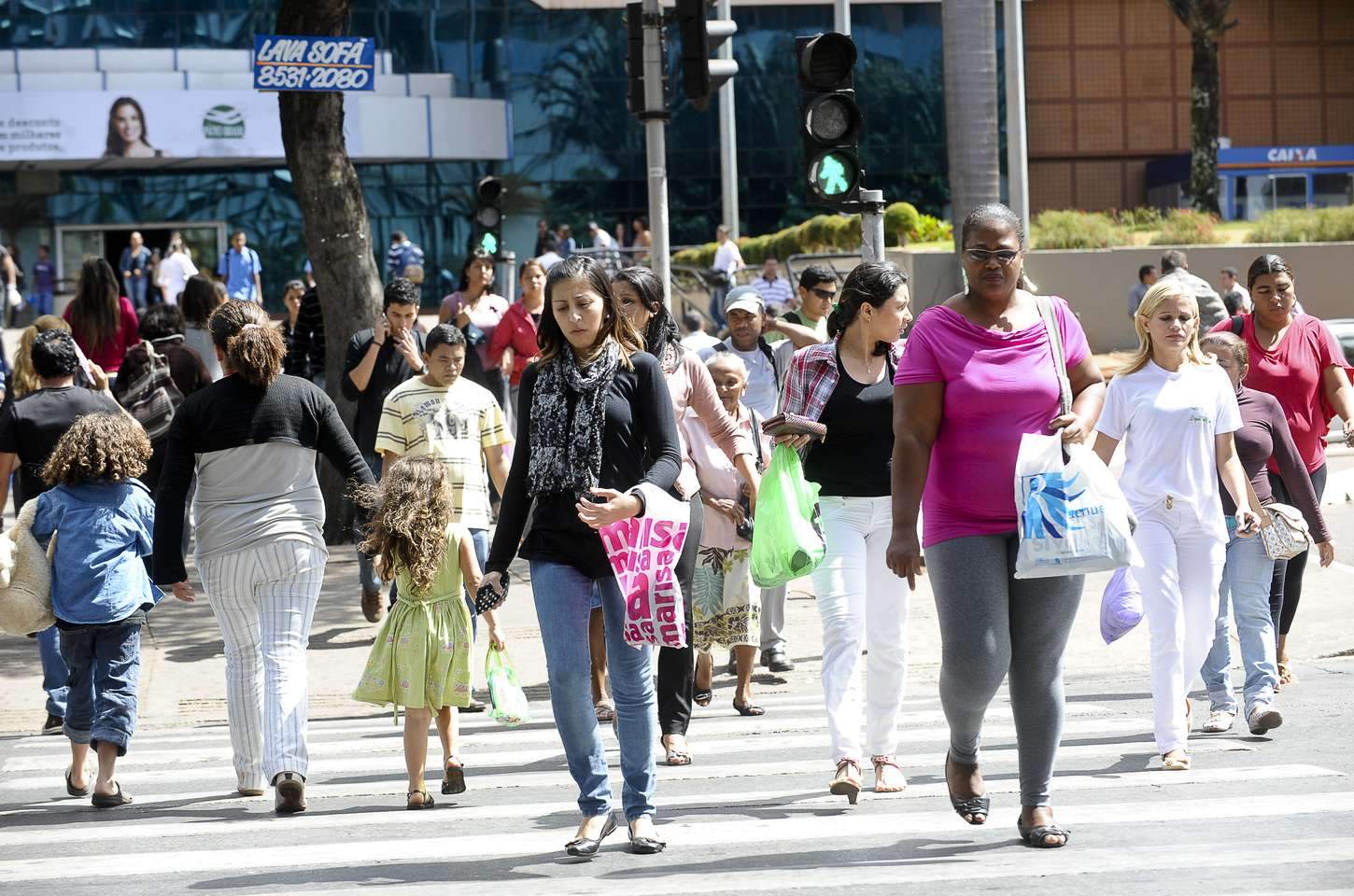 Desemprego sobe para 5,8%, mas salário bate recorde histórico