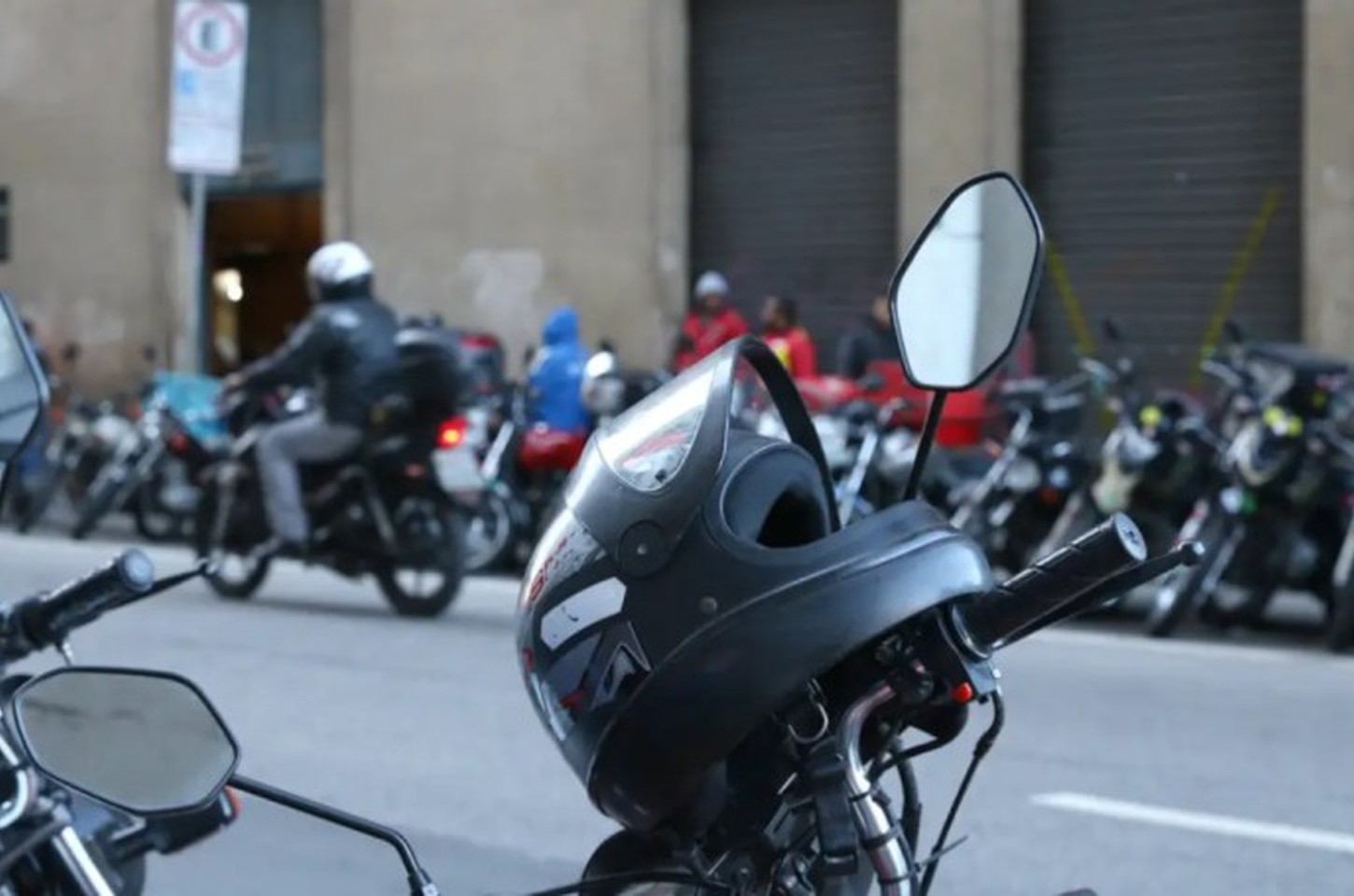 Detran-SP abre agendamento para exames de motofrete e mototáxi