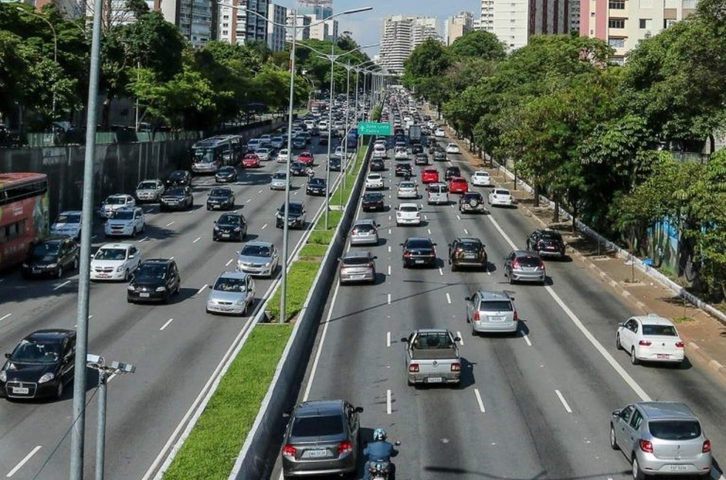 Detran-SP oferece CNH digital gratuita e versão física mais barata do Brasil, a R$ 137,79