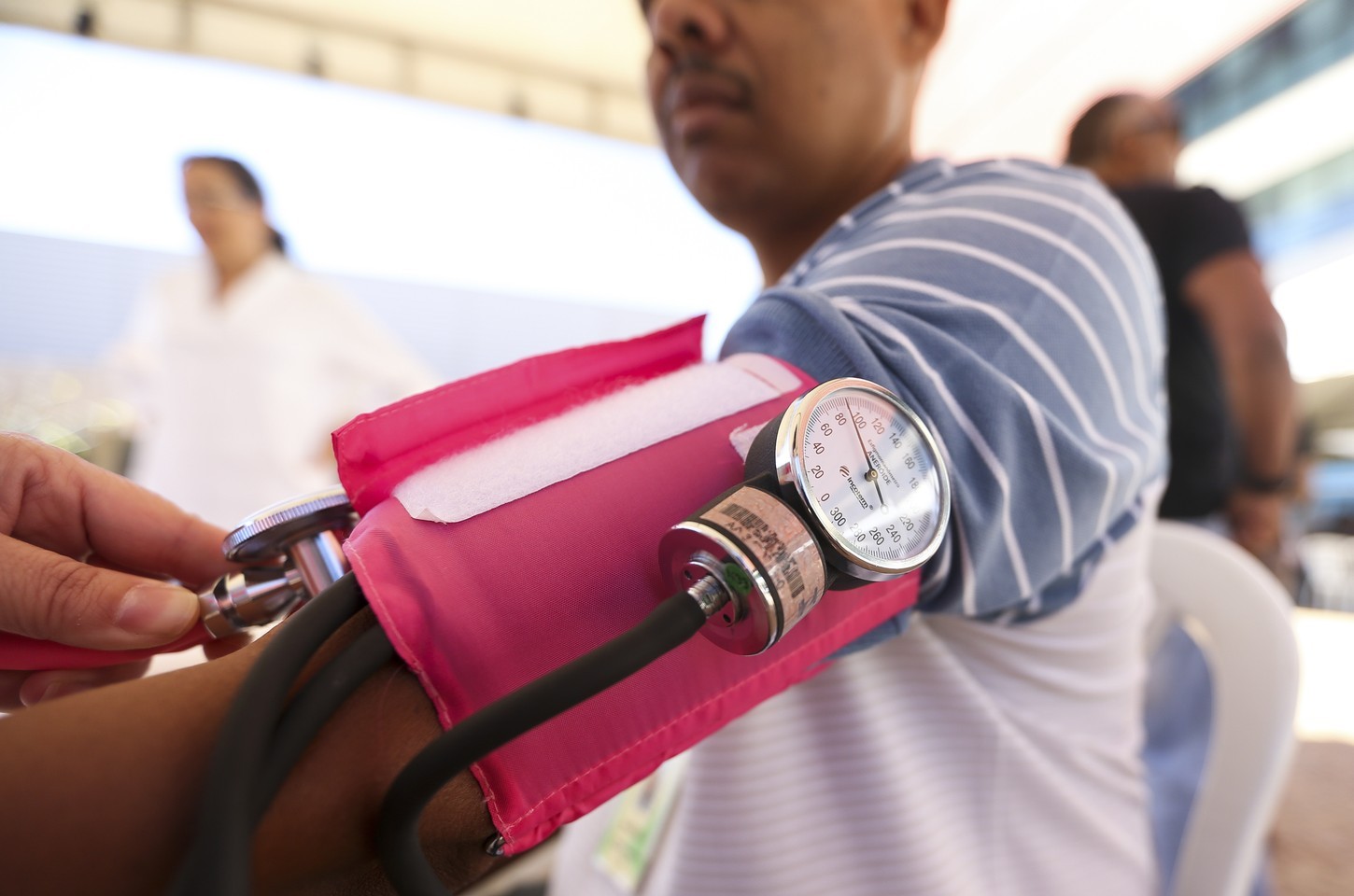 Dia nacional de prevenção à hipertensão alerta para riscos em jovens