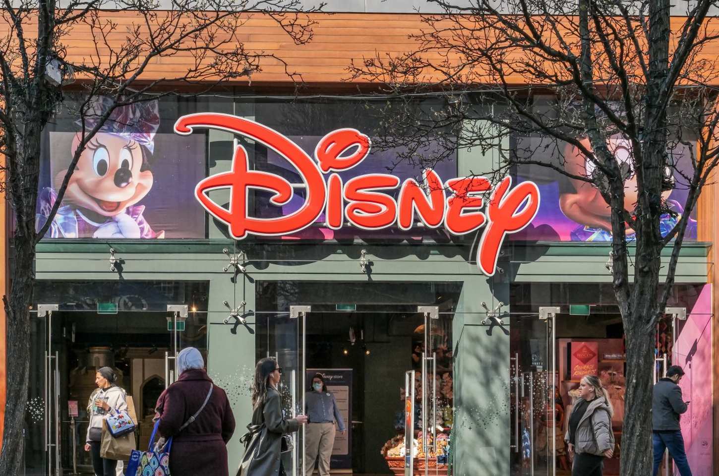 Disney e OpenAI: 1 ano de exclusividade para personagens no Sora