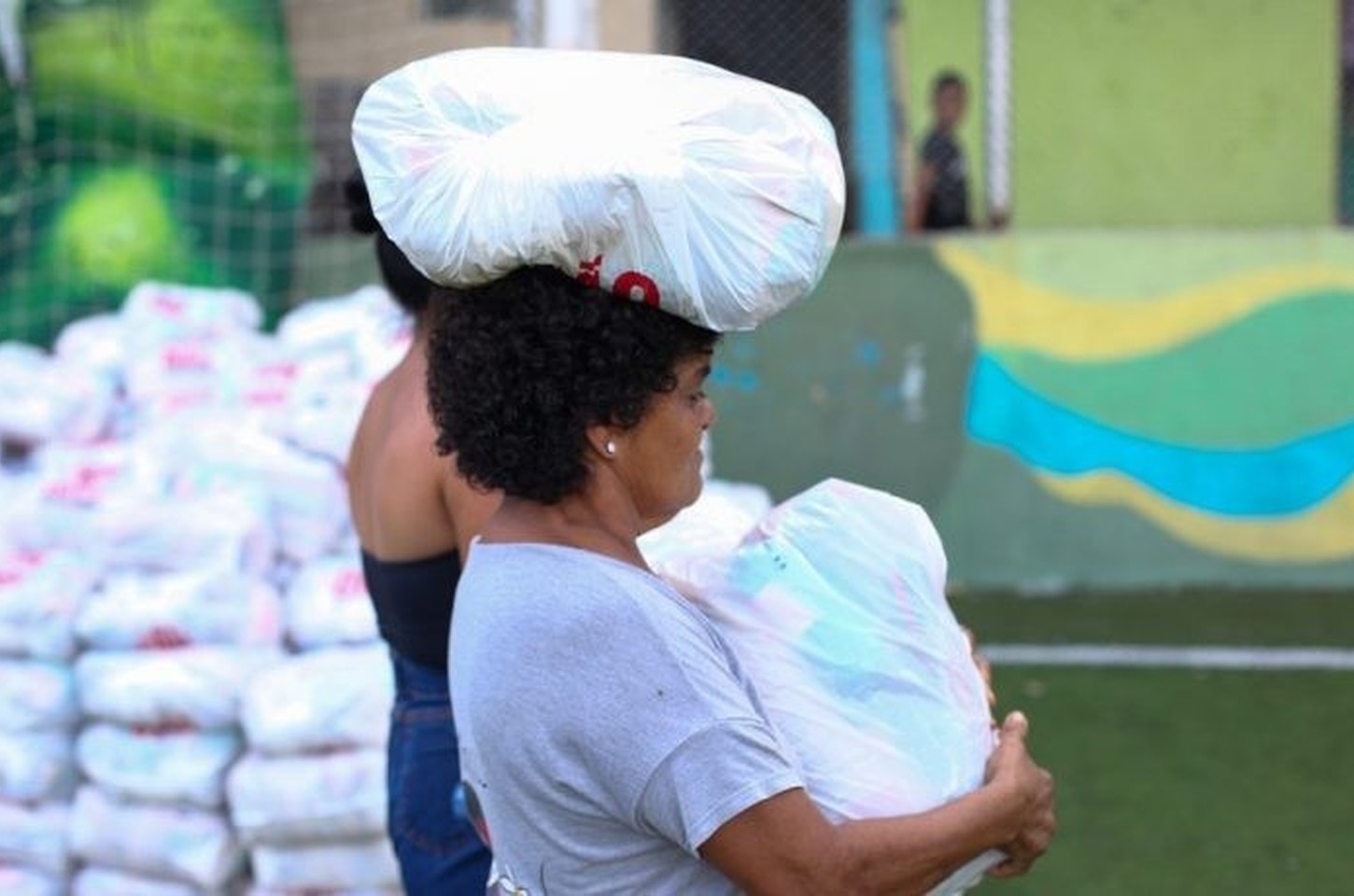 Distribuição de cestas básicas em Paraisópolis fortalece rede de proteção social