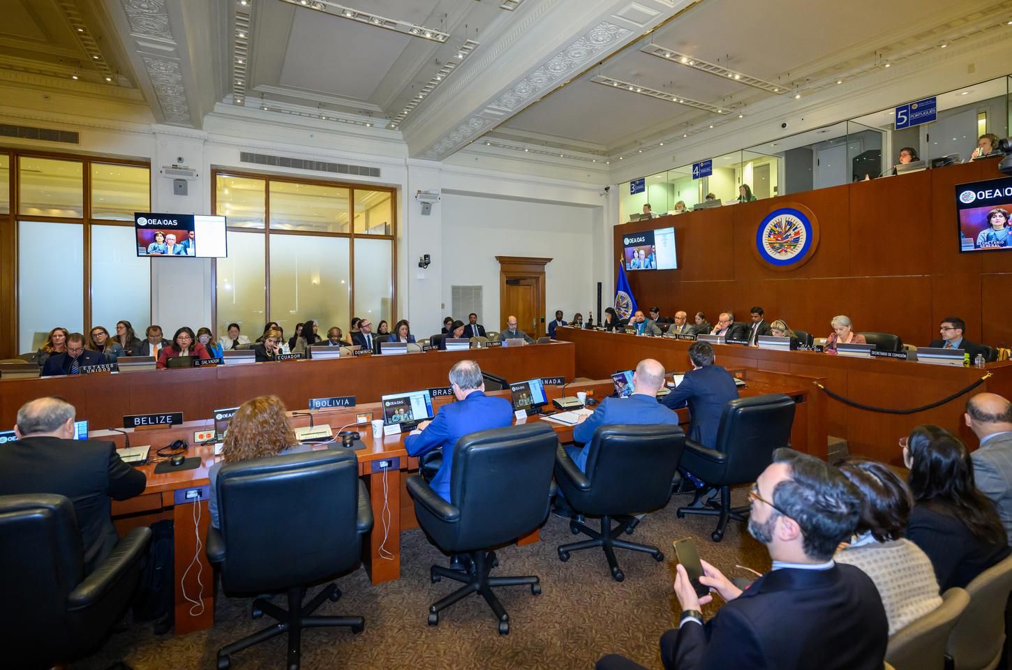 Divisão na OEA sobre ação militar dos EUA na Venezuela