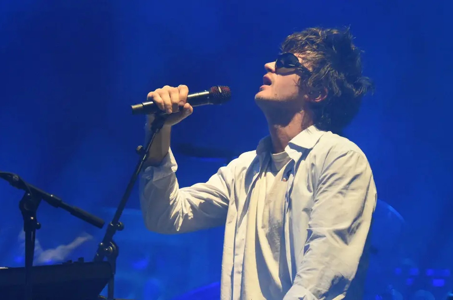 DJO, o Steve de 'Stranger Things', desembarca no Brasil com synth-pop