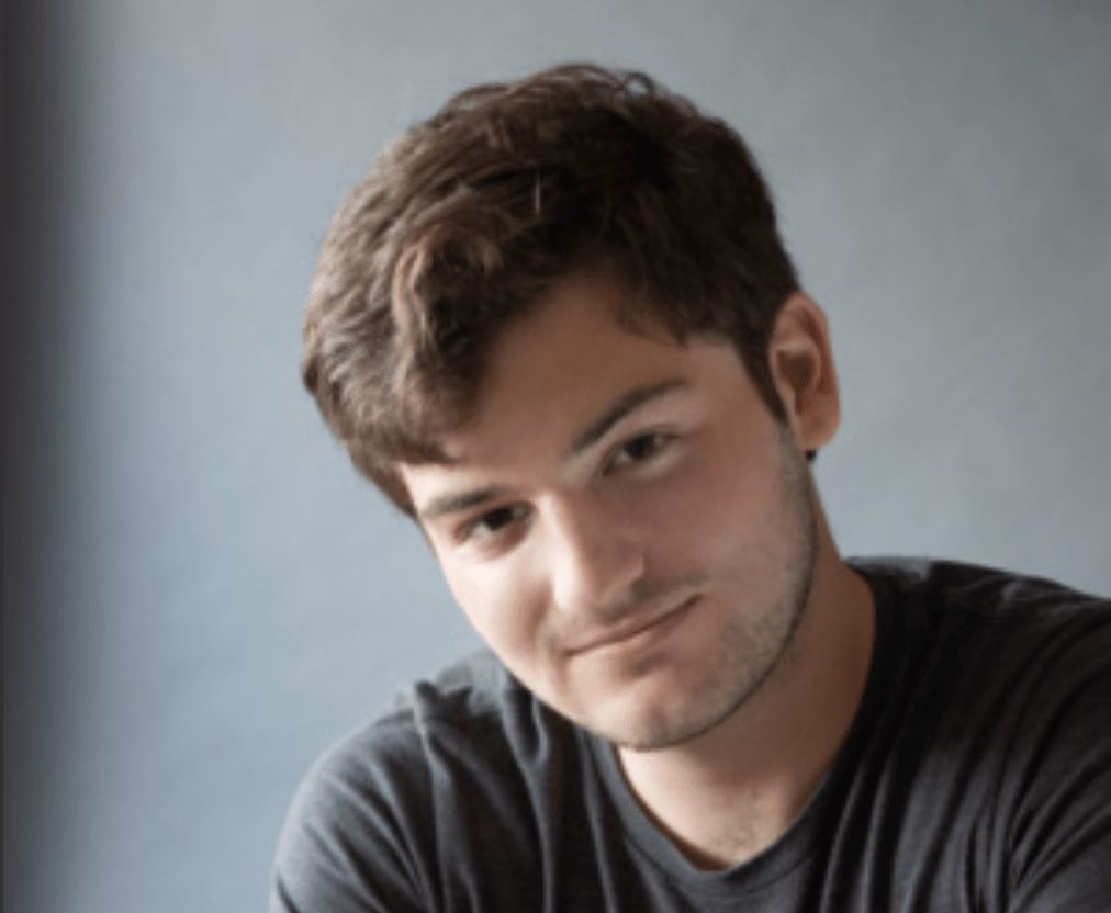 Do hackathon ao prêmio Polk: Theo Baker abala Stanford ainda calouro