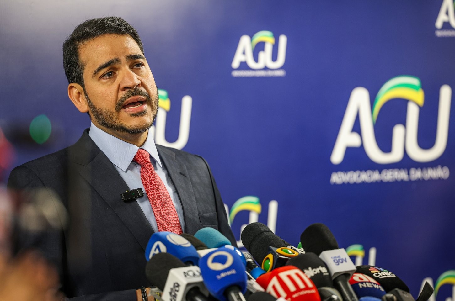 Documentação de Jorge Messias para o STF é entregue ao Senado