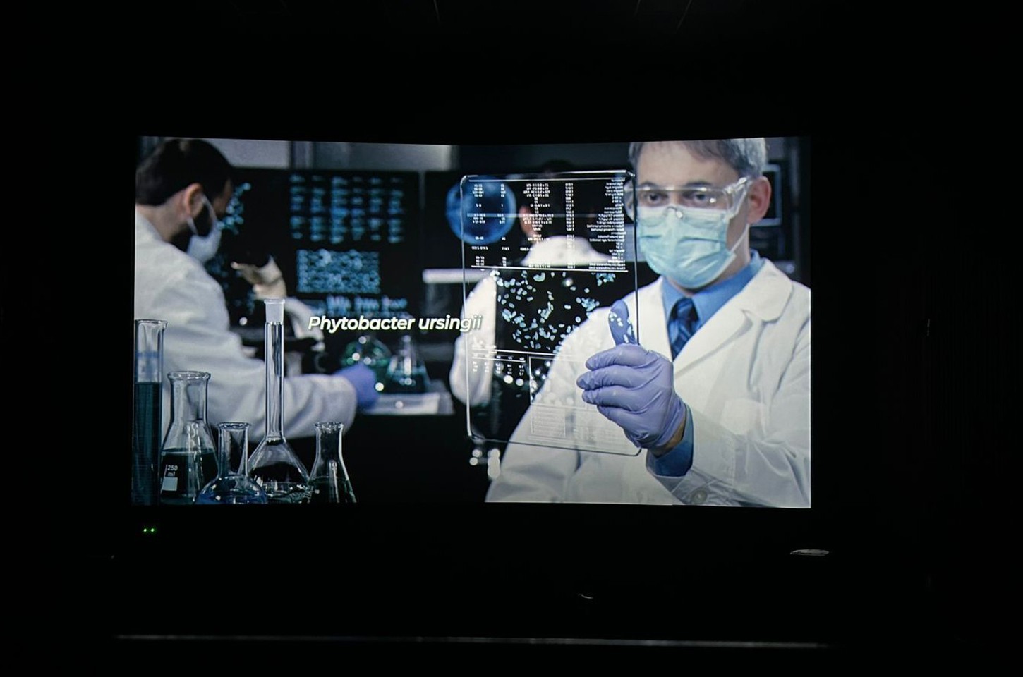 Documentário revela saga científica que corrigiu erro e identificou superbactéria