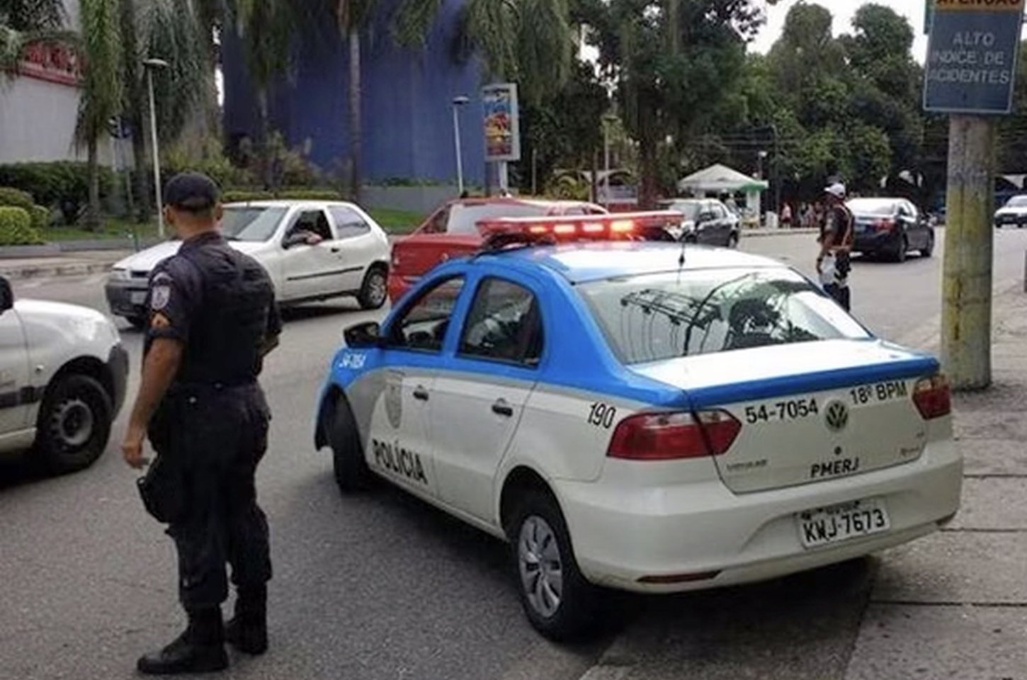 Dois sargentos da PMERJ são presos por vazar informações para facção