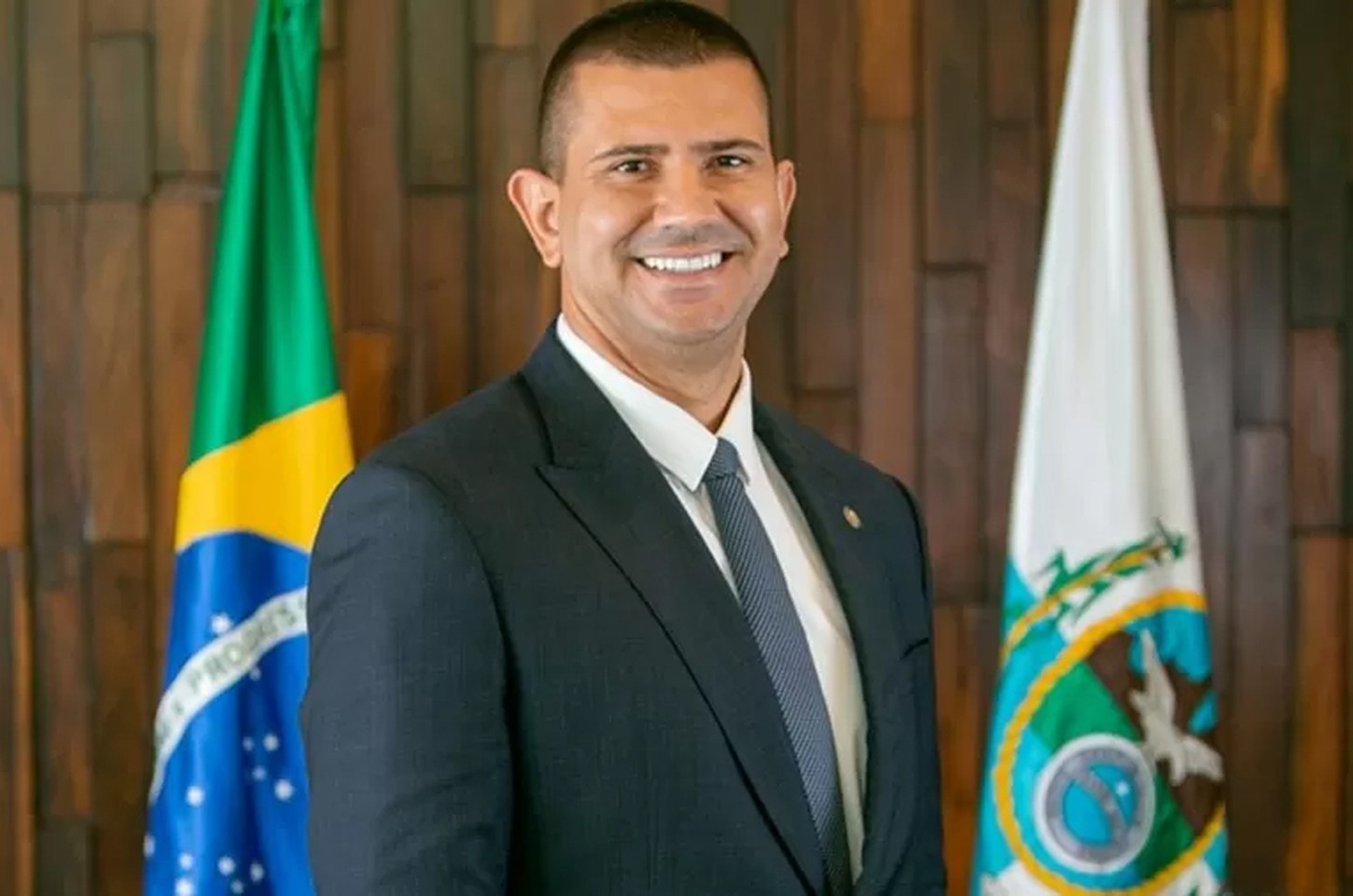 Douglas Ruas é eleito presidente da Alerj e assume governo do Rio