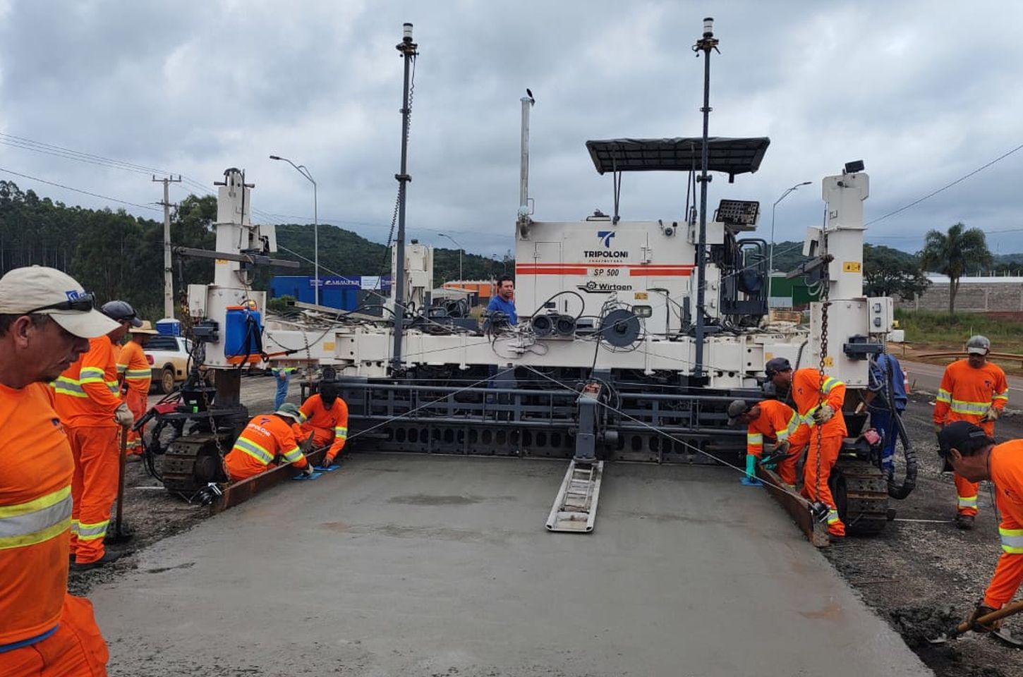 Duplicação da PRC-466 entre Pitanga e Turvo inicia pavimentação de concreto