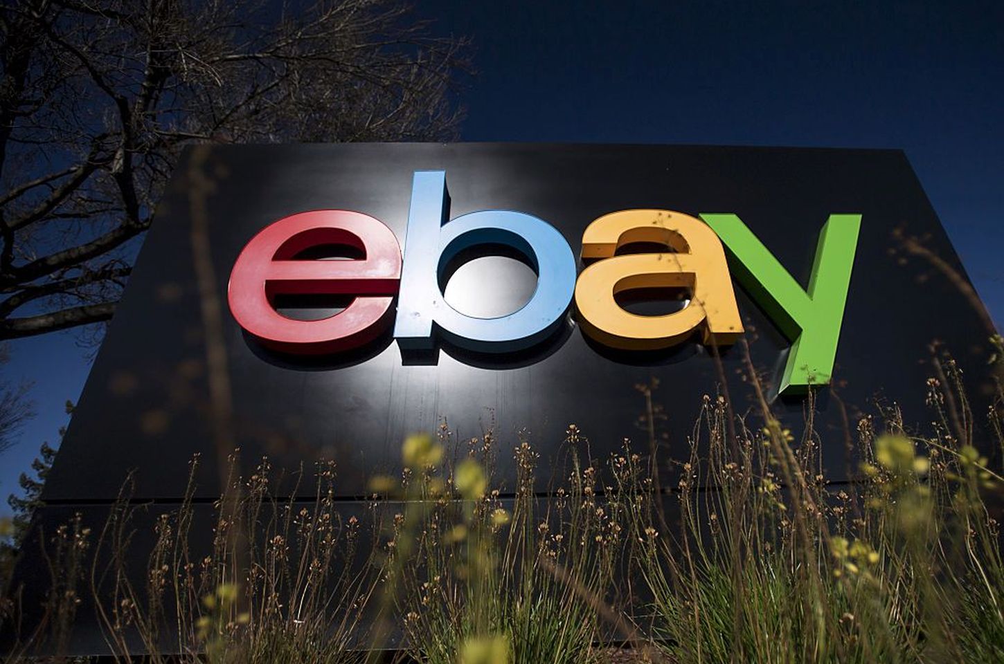eBay corta 800 empregos em reestruturação após aquisição bilionária