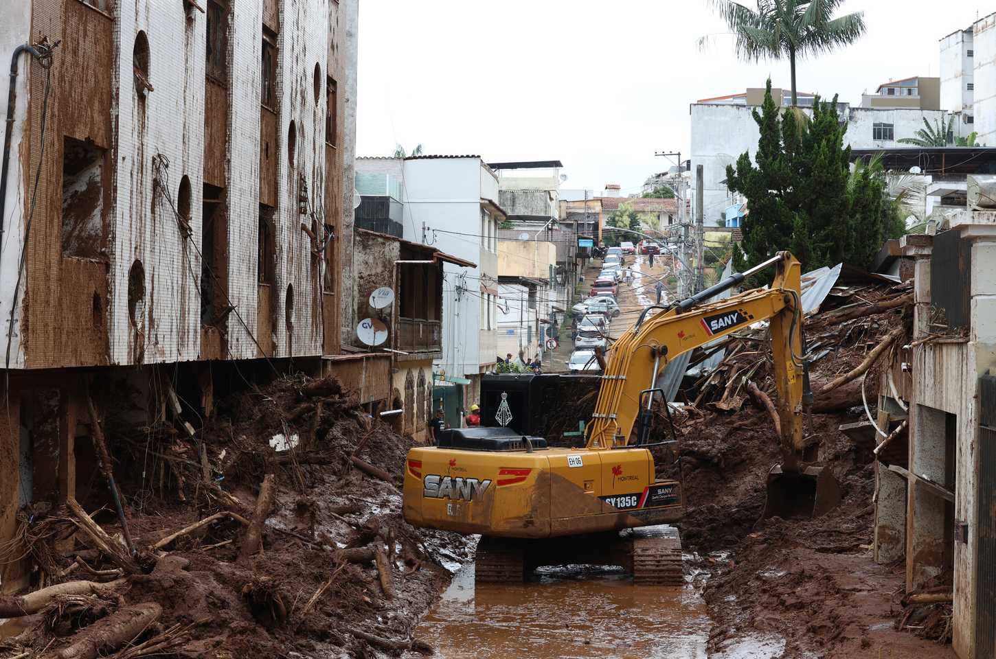 Enchentes em Minas Gerais deixam 66 mortos e milhares desabrigados