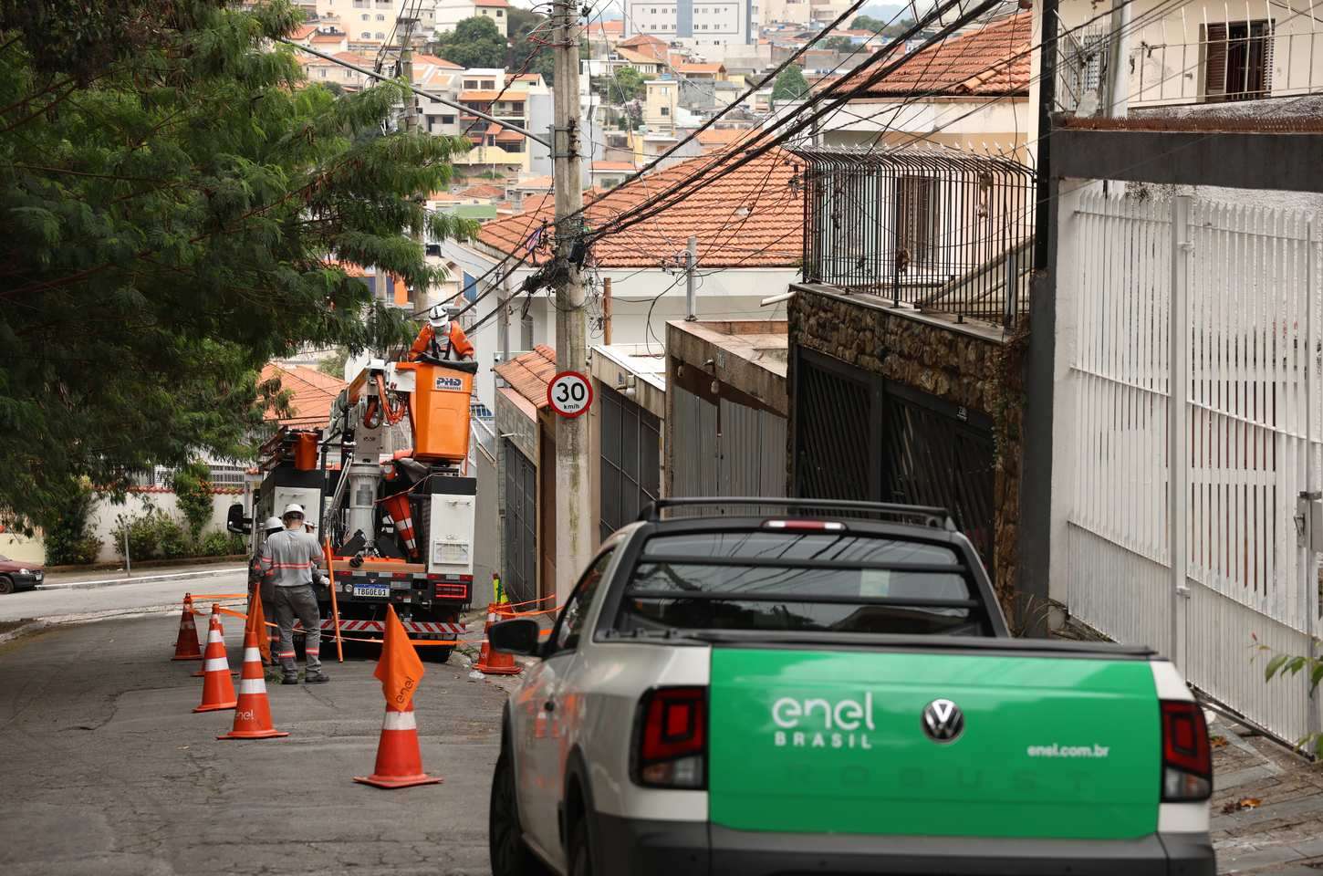 Enel revela que apagão em SP atingiu 4,4 milhões de clientes