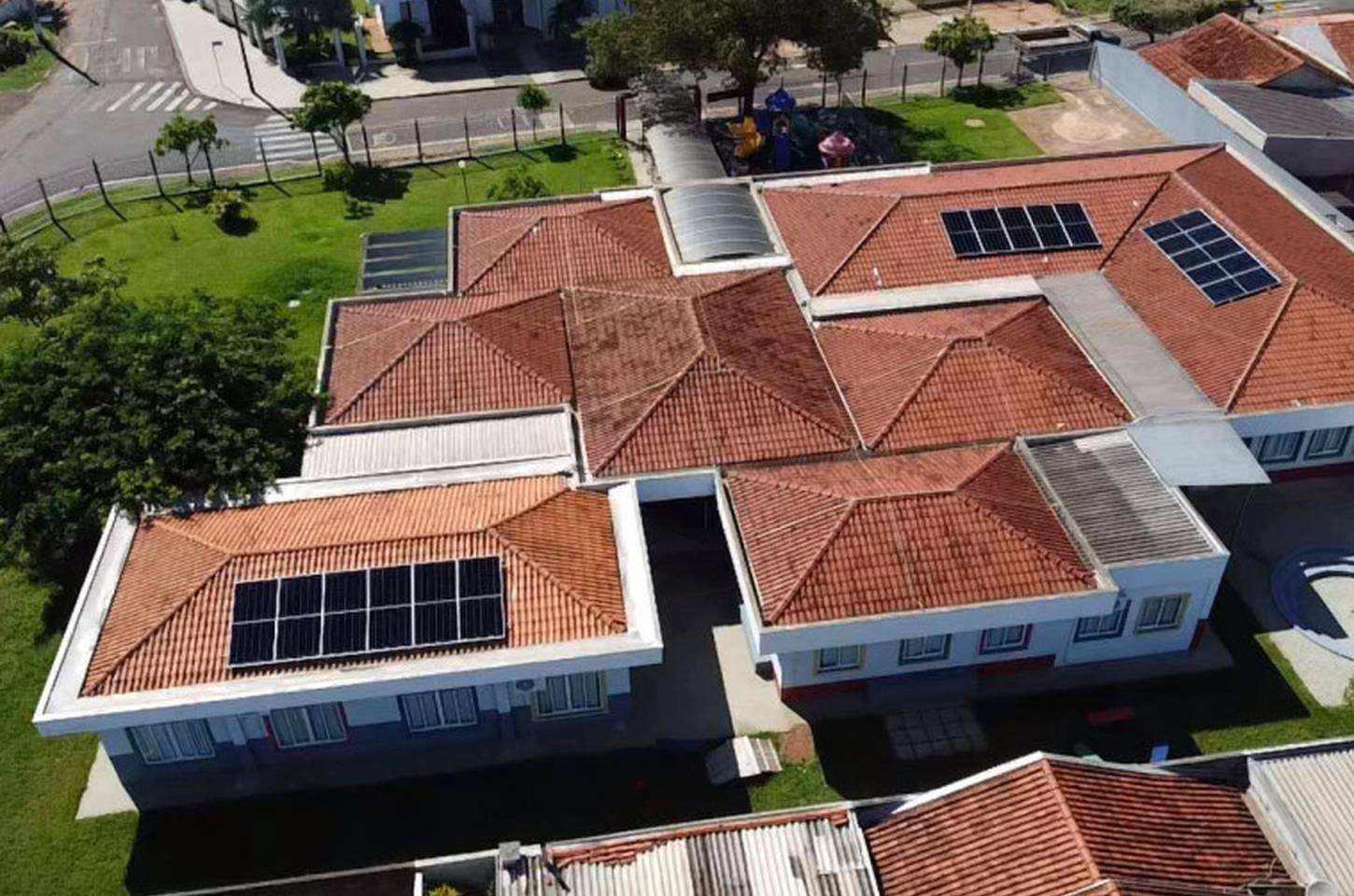 Energia solar ilumina escolas públicas do Paraná com economia e educação