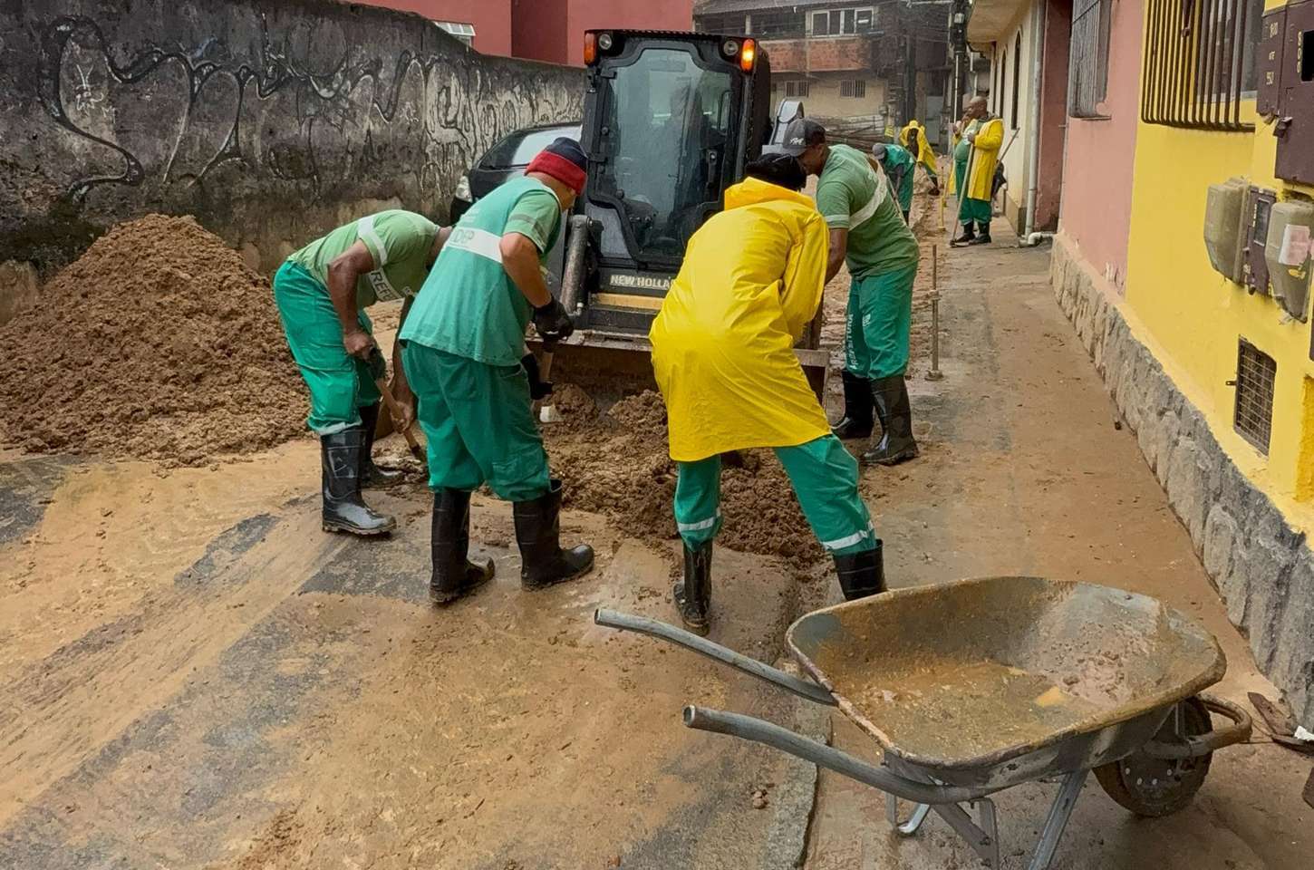 Escolas de Petrópolis retomam aulas após suspensão por chuvas