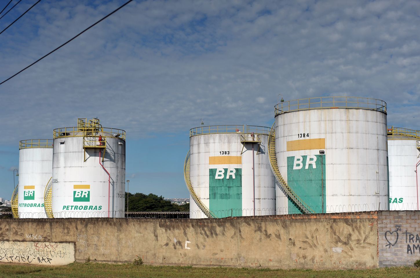 Especialistas apontam que privatização da BR Distribuidora favorece alta de combustíveis