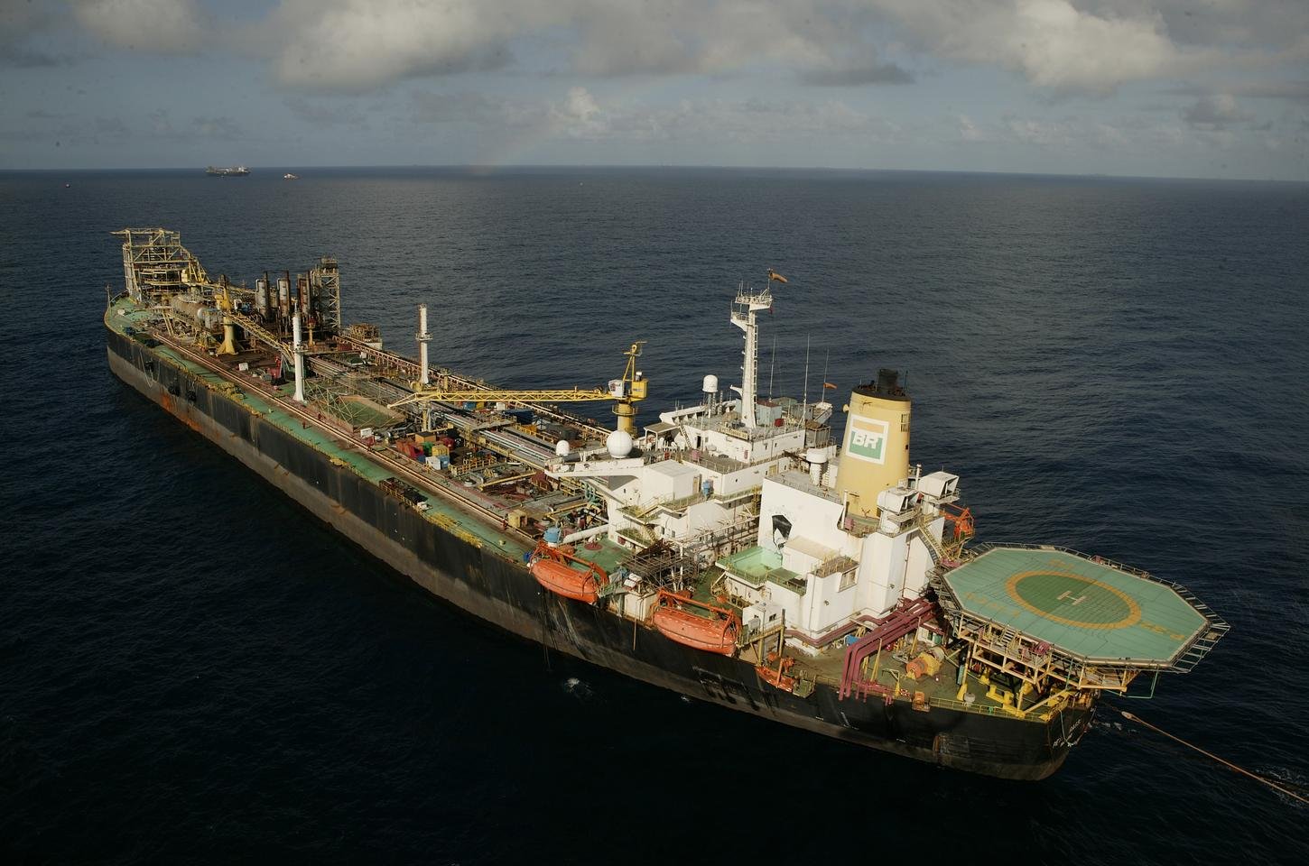 Espírito Santo retoma vice-liderança na produção de petróleo após seis anos