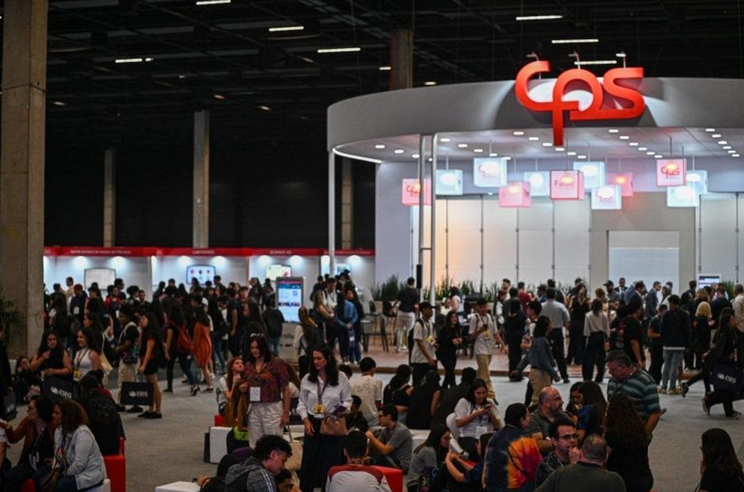 Estudantes criam prótese de baixo custo em impressora 3D para colega