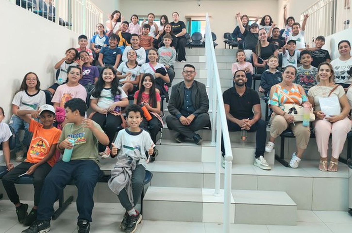 Estudantes de Ibiúna visitam Câmara Municipal e simulam sessão legislativa