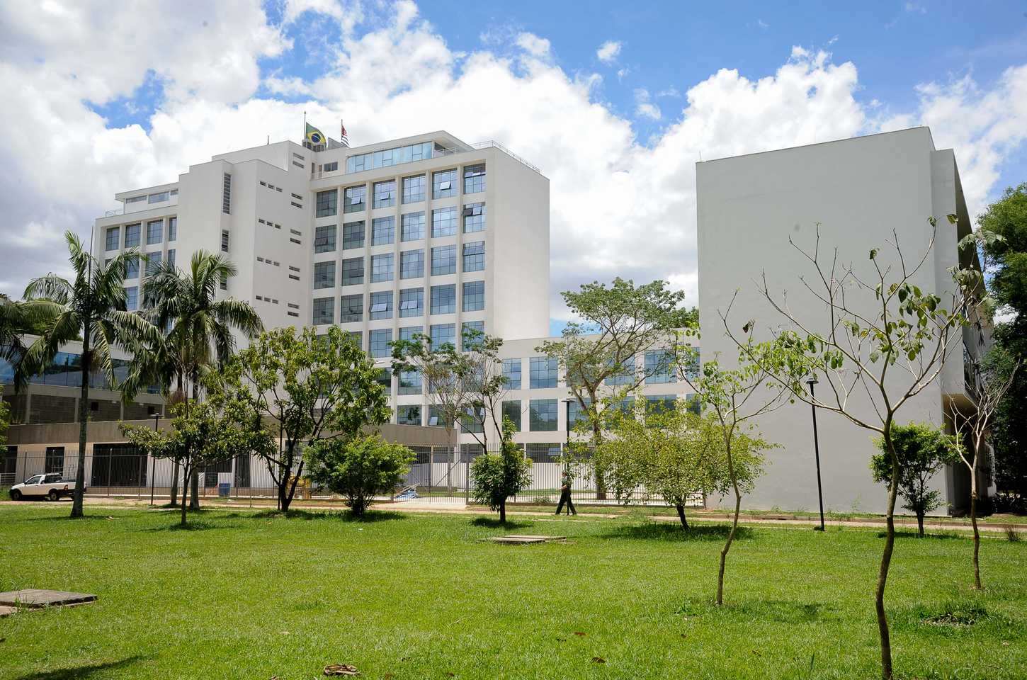 Estudantes denunciam truculência e ilegalidade na desocupação da reitoria da USP pela PM
