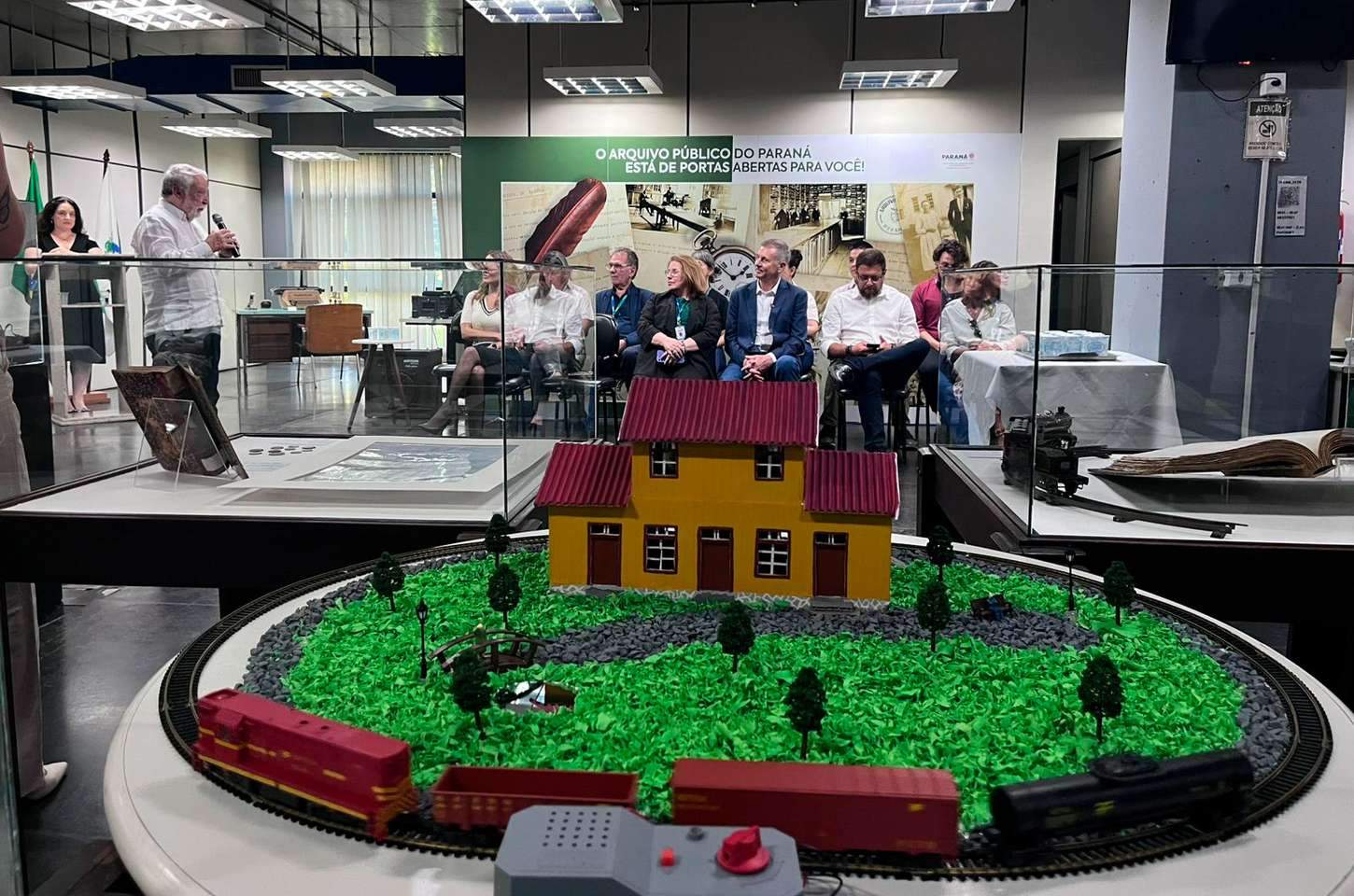 Exposição no Paraná conta a história das ferrovias que moldaram o Estado