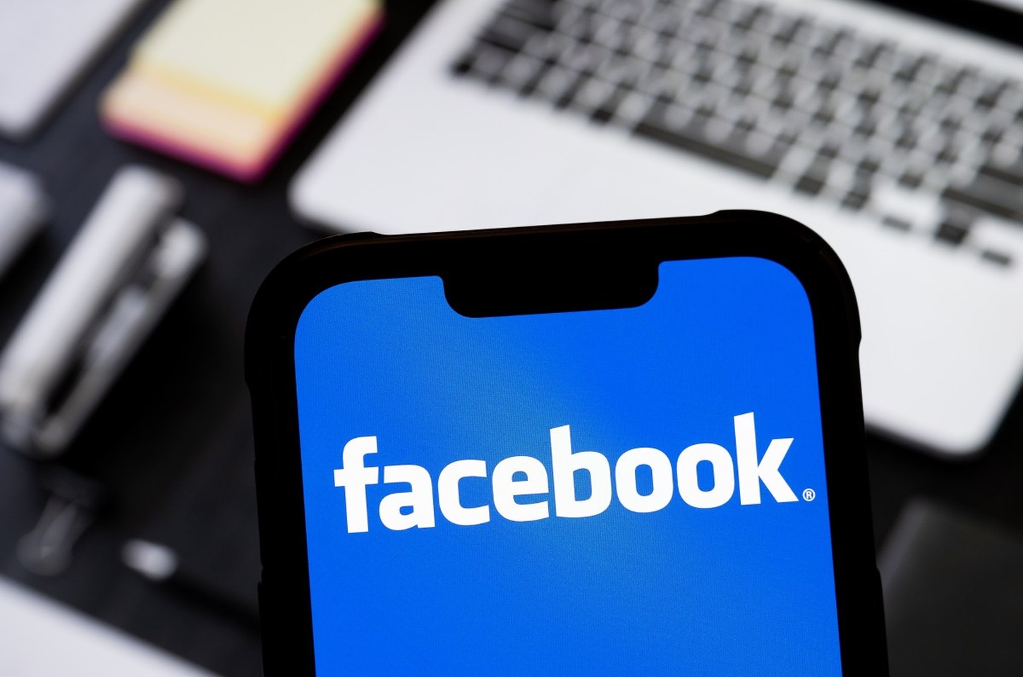 Facebook lança programa para atrair criadores com pagamento garantido