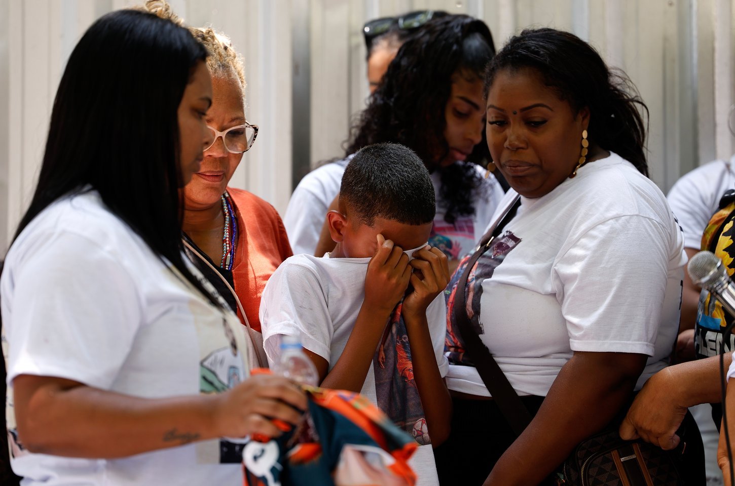 Família e ativistas cobram justiça por assassinato de adolescente no Rio