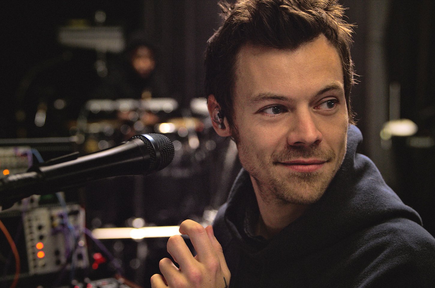 Fãs reclamam de visão obstruída em shows de Harry Styles; produção promete ajustes