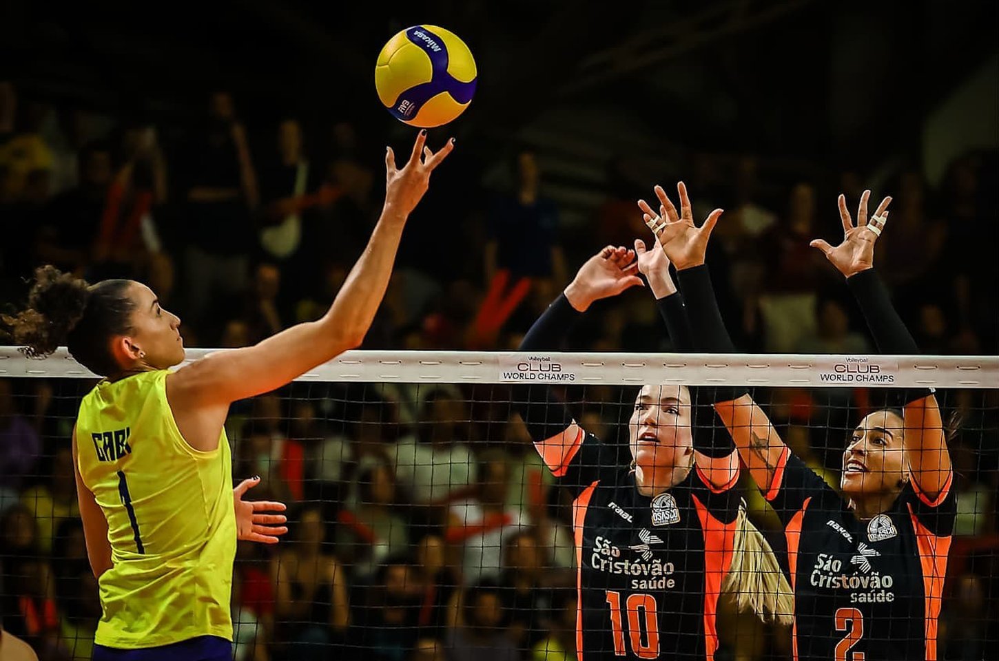 Favoritismo italiano derruba brasileiras no Mundial de vôlei feminino