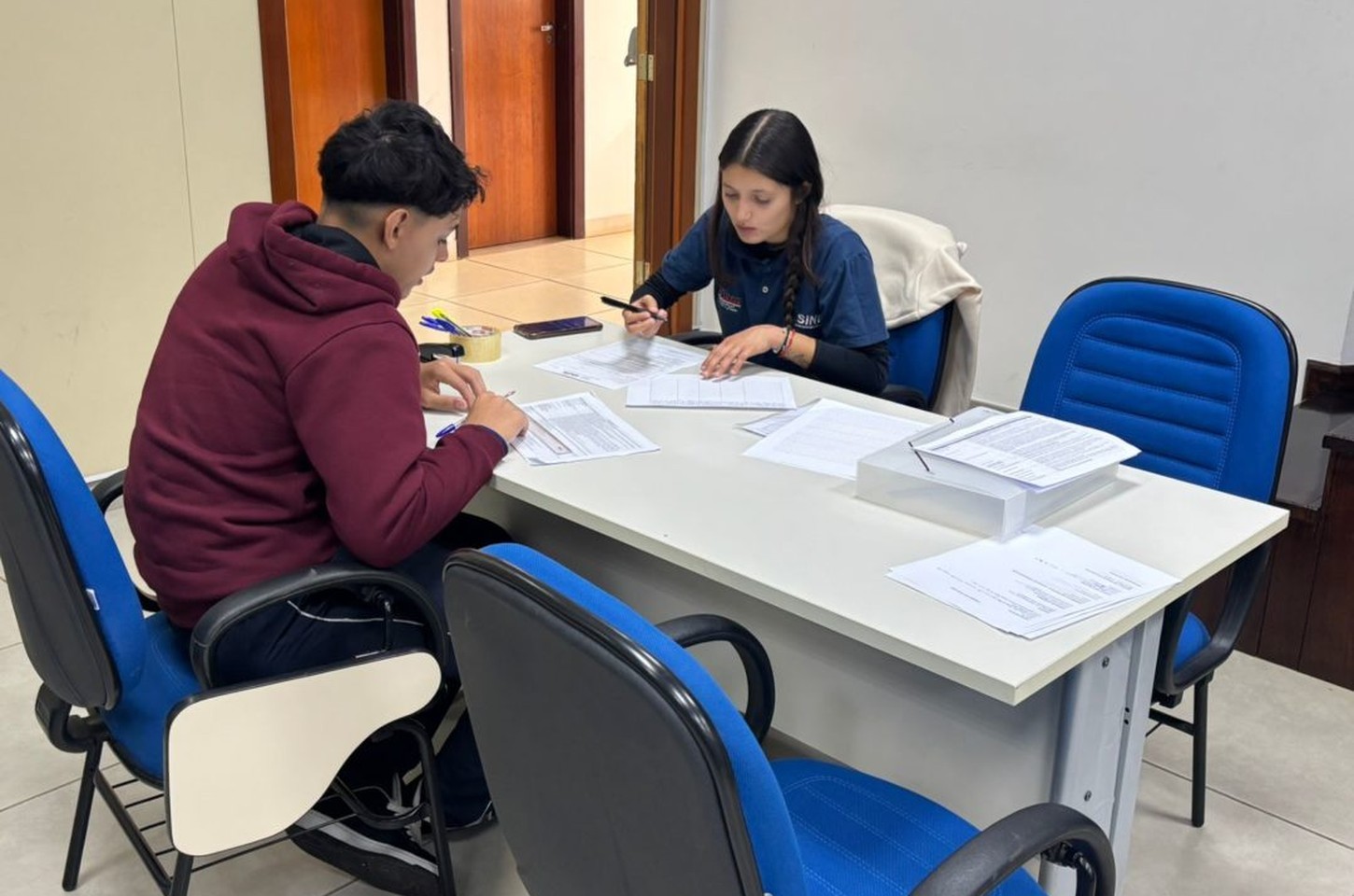 Feirão de Emprego da Semana S orienta jovens de Apucarana para primeira oportunidade