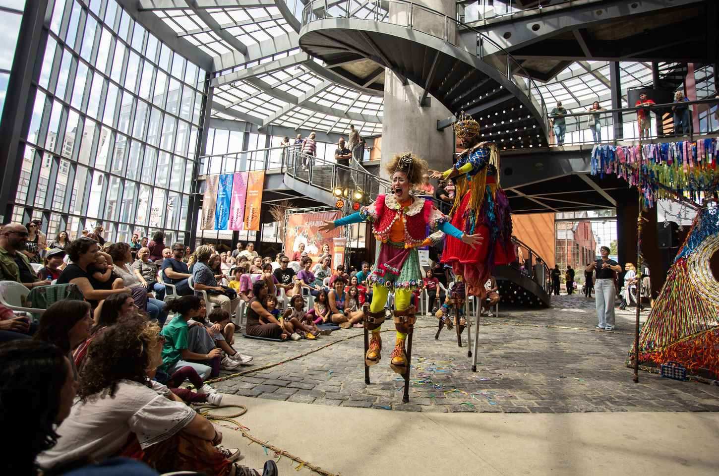 Festival de Curitiba movimenta R$ 50 milhões e aquece economia da capital