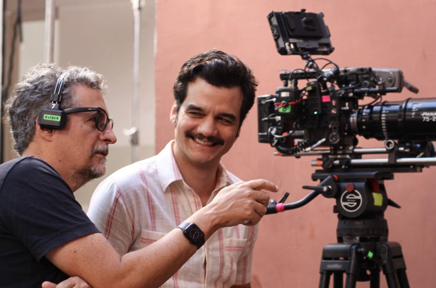 Filme brasileiro 'O Agente Secreto' brilha em premiação ibero-americana
