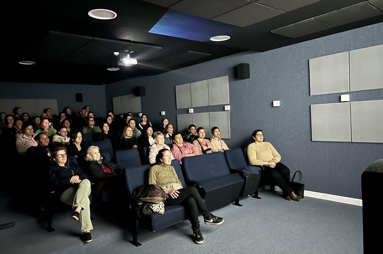 Filme sobre câncer de mama percorre 59 cidades do Paraná e emociona mulheres