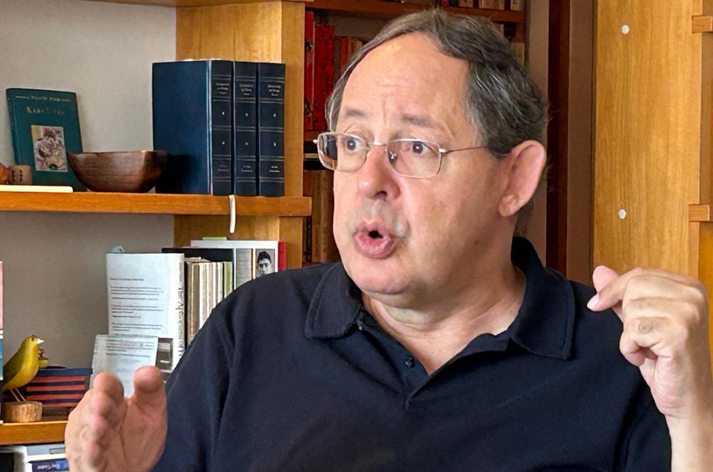 Fim da hiperglobalização e ascensão da extrema direita, avalia Giannetti