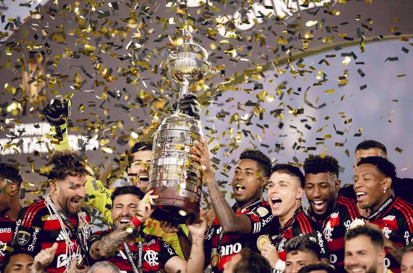Flamengo domina seleção ideal da Libertadores com sete jogadores