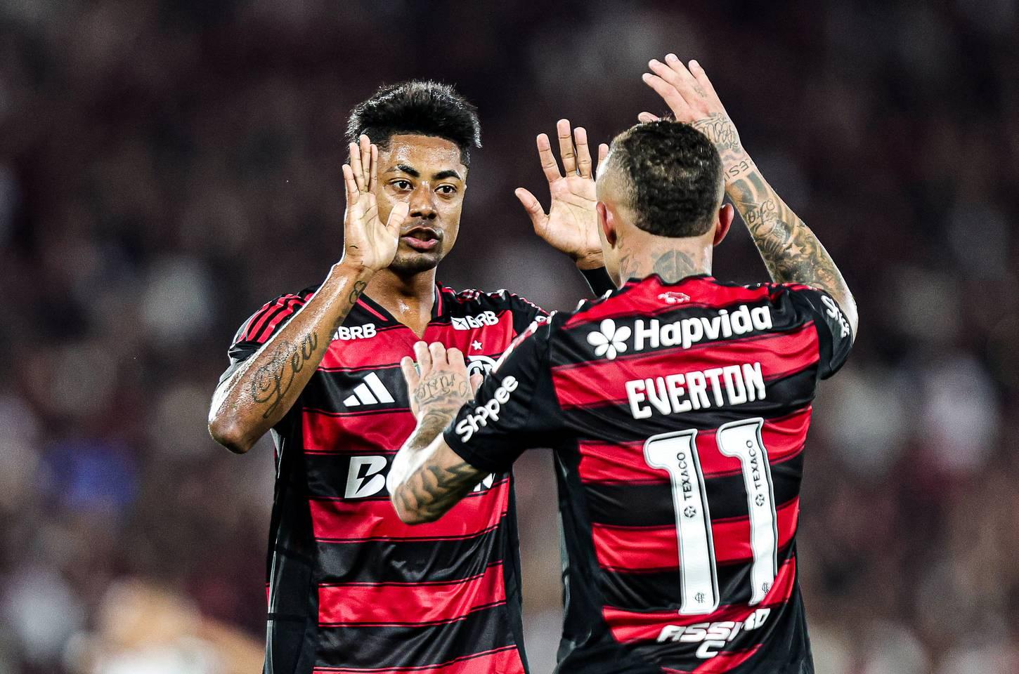 Flamengo e Cruzeiro se enfrentam pelo Brasileirão no Maracanã