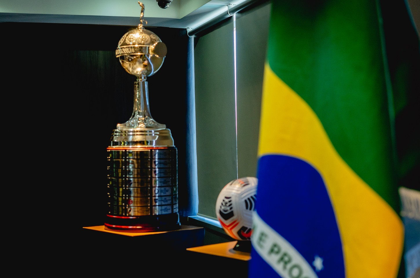 Flamengo empata Brasil com Argentina no topo da Libertadores